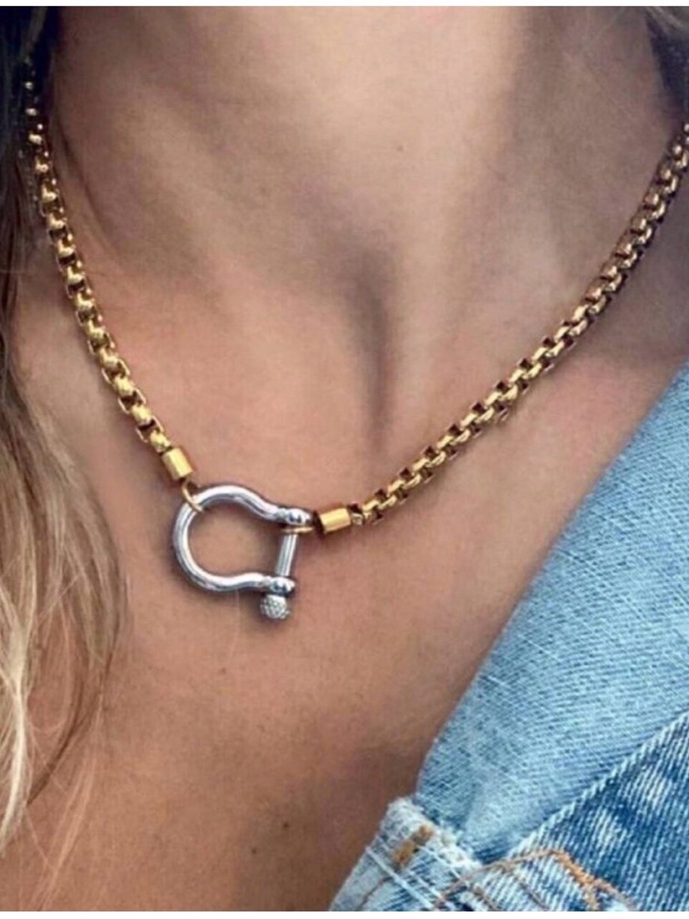 18K Gold coated on Titanium
Steel Interlocking Oval OT Closure
Necklace jewelry